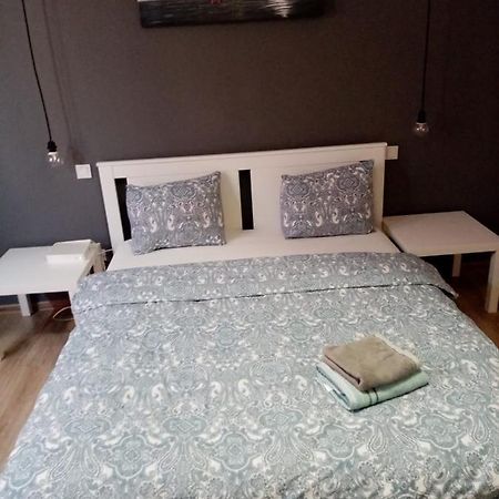 Luxus Apartaments Europe In Piata Universitate ブカレスト エクステリア 写真