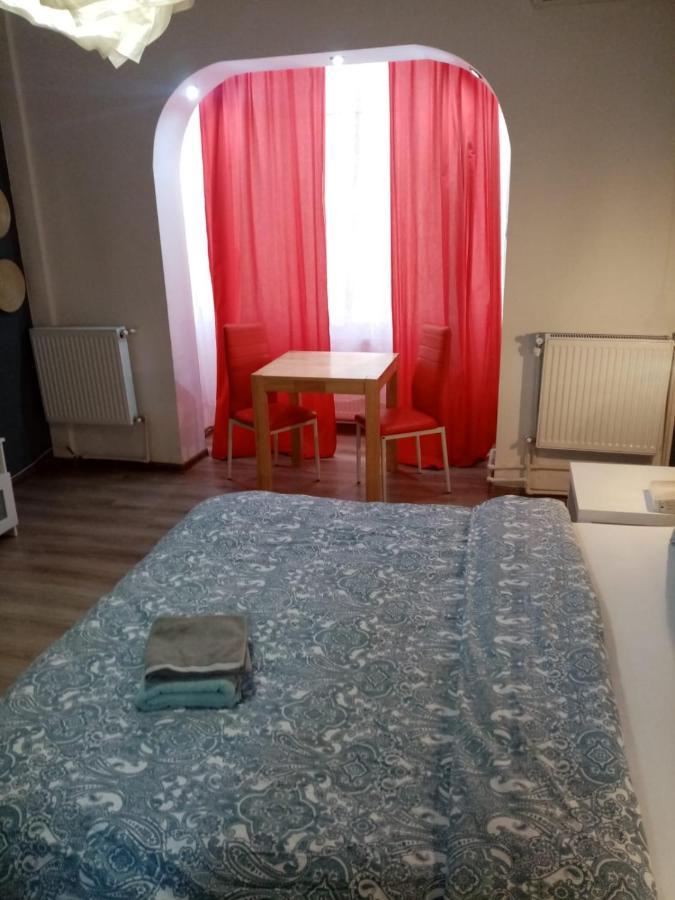 Luxus Apartaments Europe In Piata Universitate ブカレスト エクステリア 写真